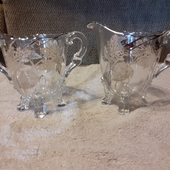 VINTAGE SILVER CITY CO. CREAM & SUGAR SET - Picture 1 of 4